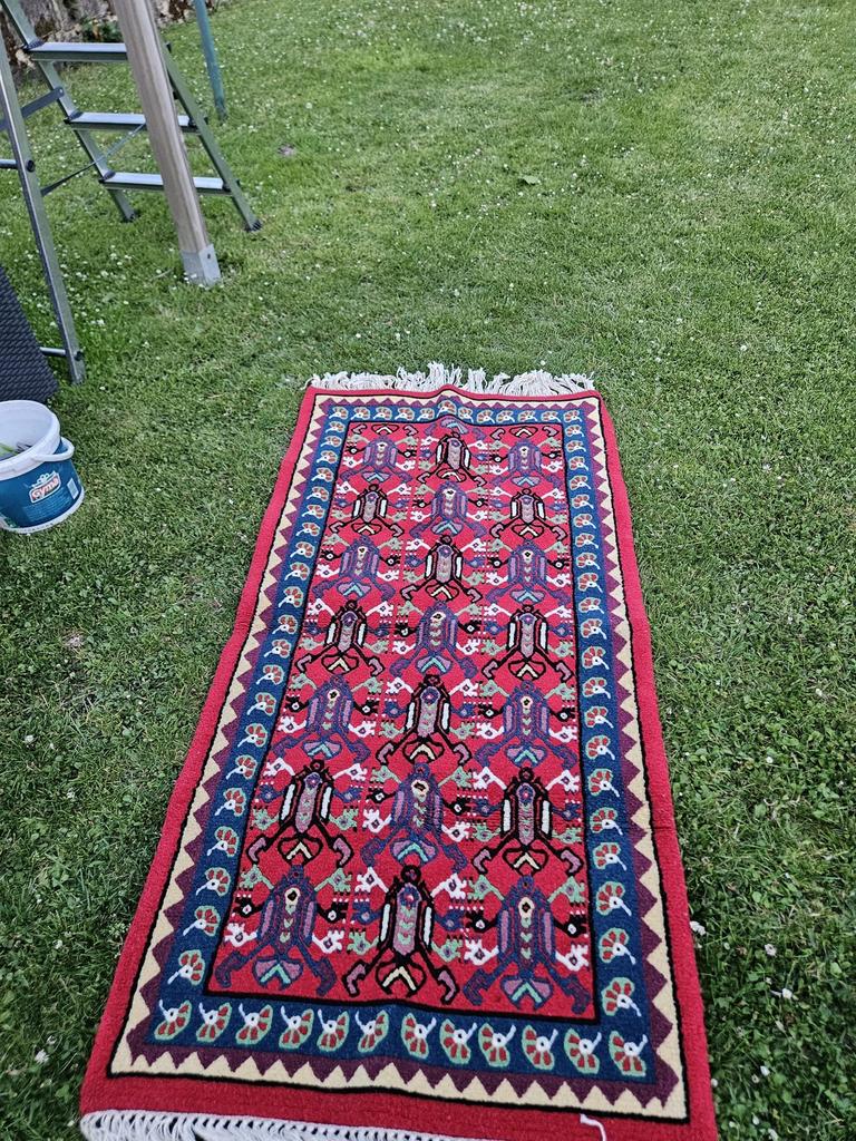 Tapis tunisien, Enlèvement