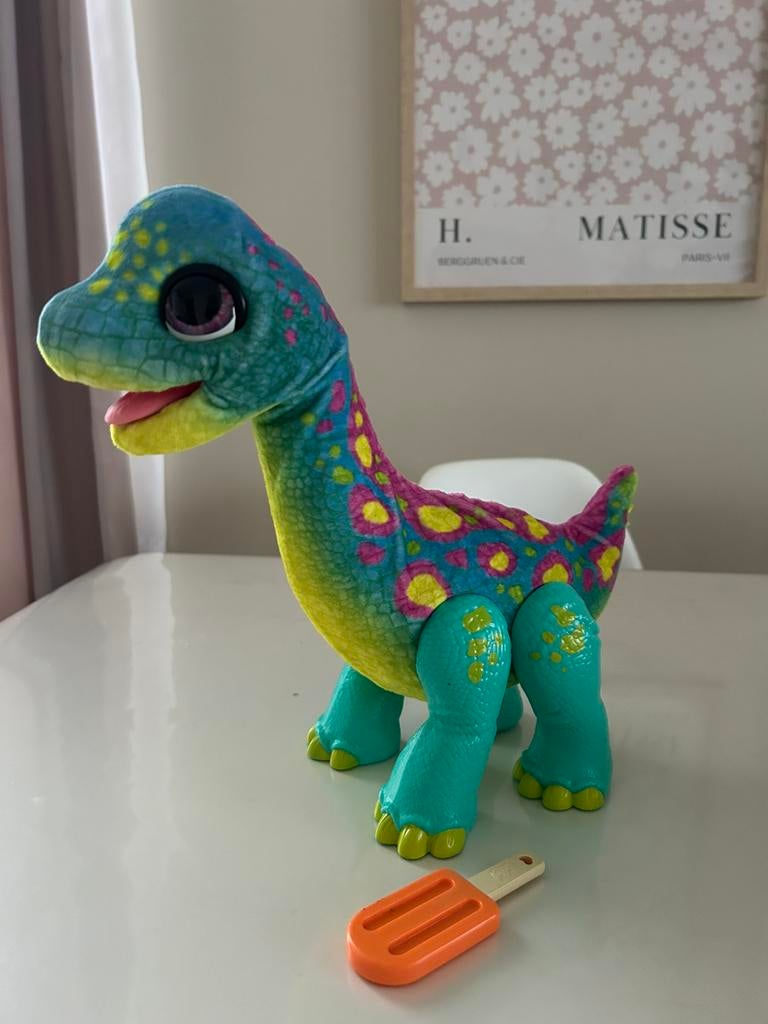 FurReal Snackende Sam de Brontosaurus - Interactieve Knuffel, Ophalen