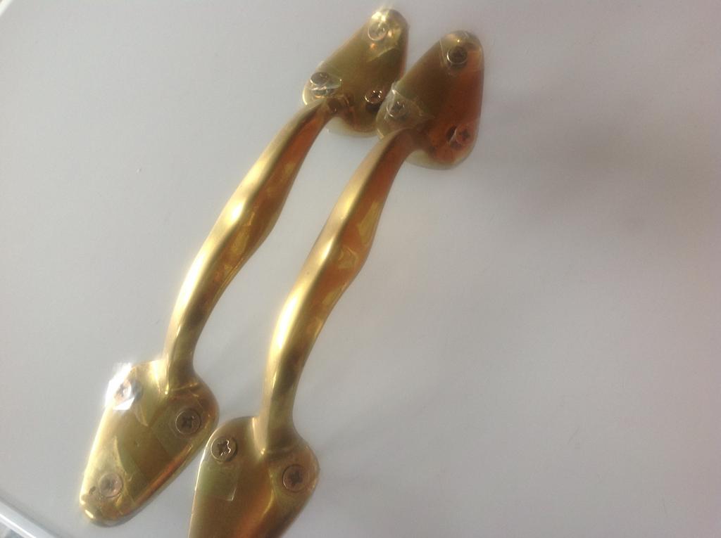 Deux poignées de porte anciennes en laiton, Antiquités & Art, Enlèvement ou Envoi