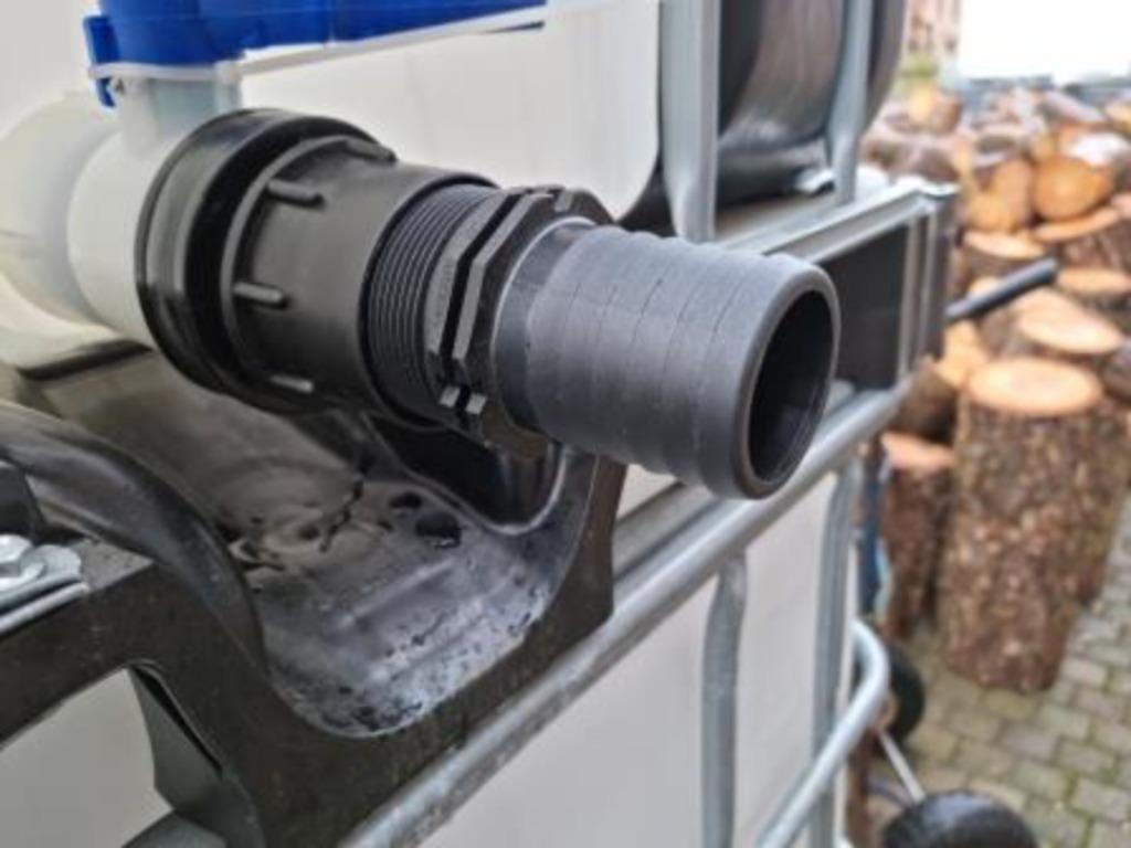 Adapter met grijze uitloop teut van 2 duim (Tonnen,Vaten,Ibc, Tuin en Terras, Ophalen, Nieuw, Kunststof