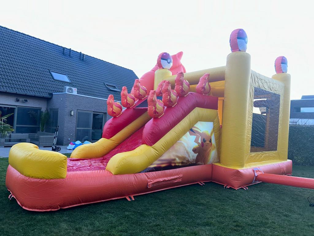 Maxi pokemonspringkasteel (8x4) te huur, Ophalen, Zo goed als nieuw