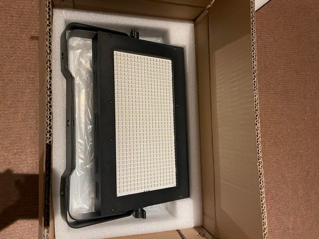 Ayra armageddon 648 RGBW, Muziek en Instrumenten, Ophalen, Zo goed als nieuw