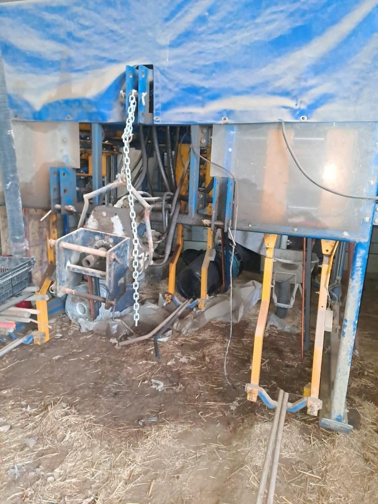 Lommers kluit steek machine, Ophalen