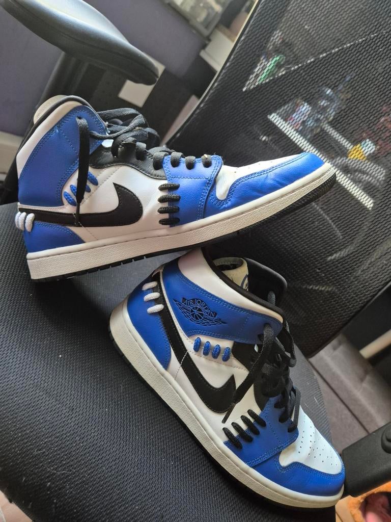 NIKE AIR JORDAN 1 RETRO MID, Ophalen