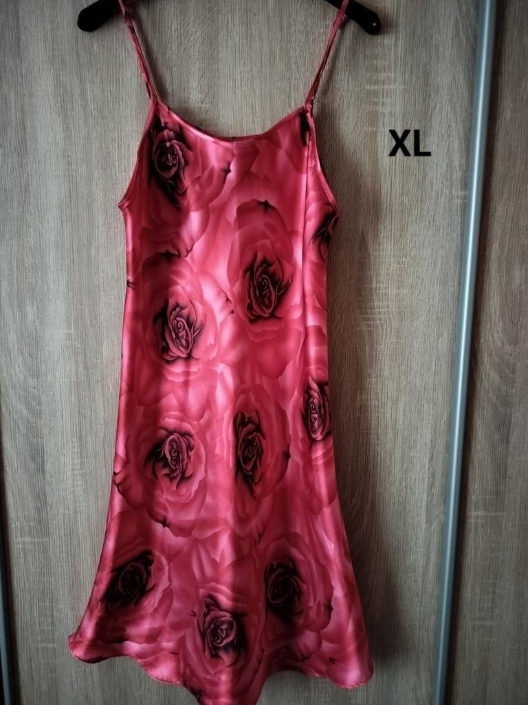 Nieuwe rode night dress. Zeer mooiValentijntip. Maat 42/ XL., Enlèvement