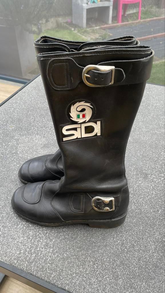 Bottes Sidi, pointure 41, taillant petit, Motos