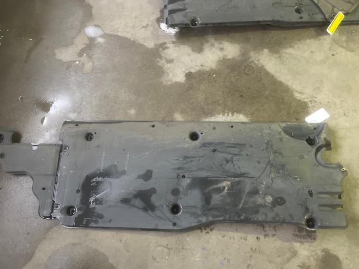 Plaque de protection sol d'un Volkswagen Polo, Volkswagen, -, 3 mois de garantie, Utilisé