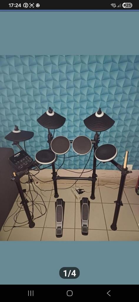 Electrisch drumstel in nog een perfecte staat!
Weinig op ges, Muziek en Instrumenten, Drumstellen en Slagwerk, Ophalen
