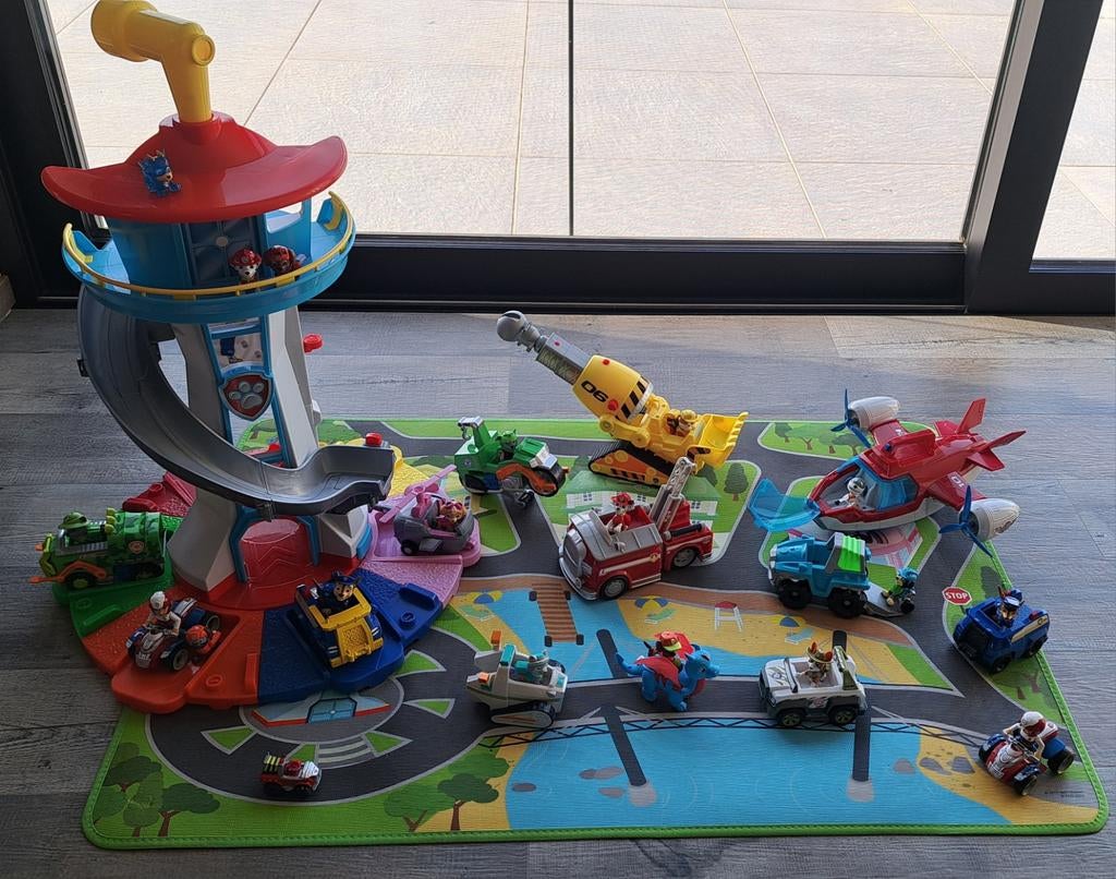 Paw Patrol xl toren met diverse auto's & pups, speelmat, Kinderen en Baby's, Ophalen