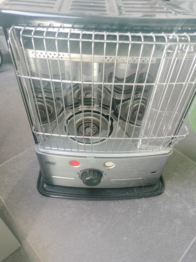 Poêle à pétrole neuf manque le godet 49€ tel0497571360, Maison & Meubles, Enlèvement