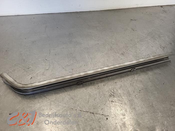 Schuifdeur Rail rechts van een Volkswagen Caddy, Gebruikt, -, Volkswagen, -