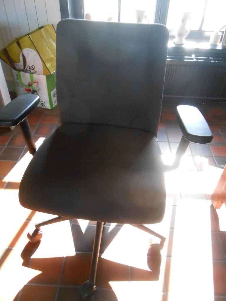 gratis twee bureau stoelen, Huis en Inrichting, Overige typen, Gebruikt, Overige merken, Overige materialen