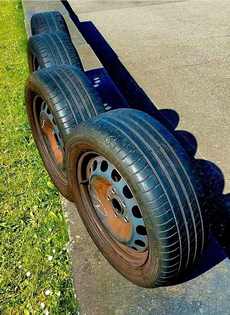 4 roues été 205/55-16 pour VW, Seat et Skoda, Pneus et Jantes, 16 pouces, Pneus été, 205 mm