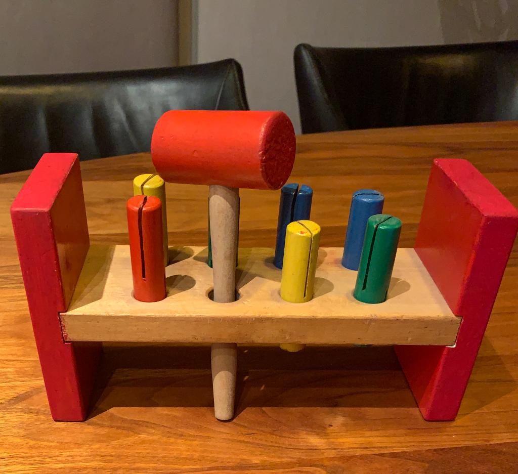 In zeer goede staat  1981 houten hamerspel, Kinderen en Baby's, Ophalen of Verzenden, Zo goed als nieuw, Overige typen