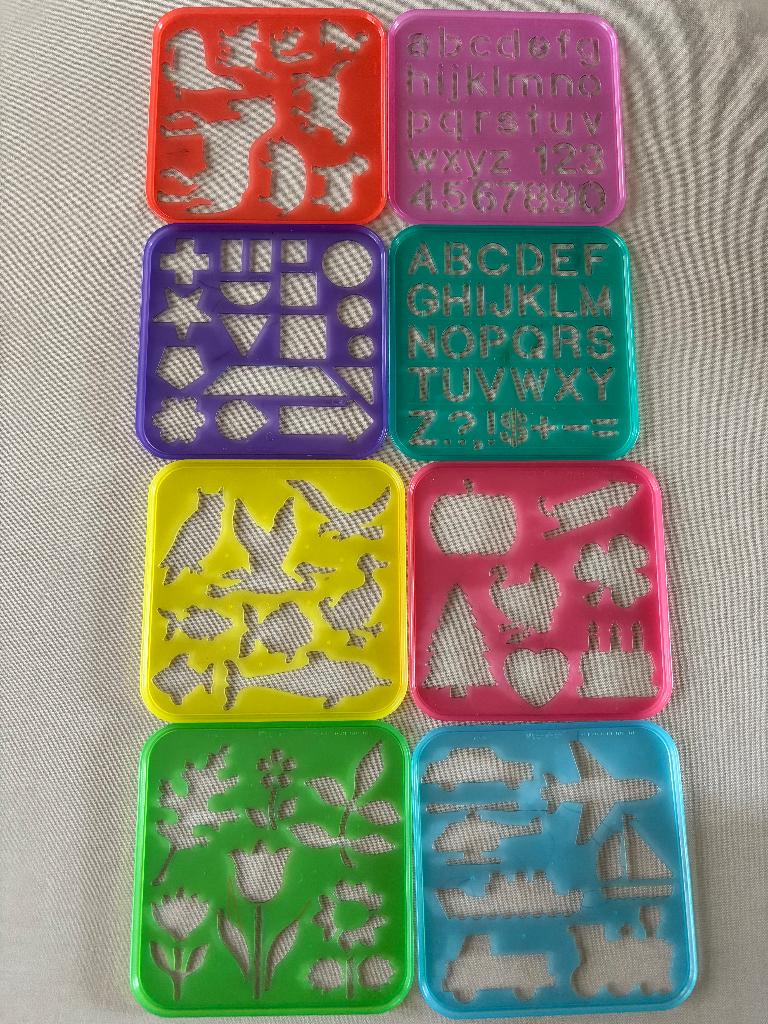 8 sjablonen Tupperware-tuppertoys zo goed als nieuw, Hobby & Loisirs créatifs, Dessin, Comme neuf, Autres types, Enlèvement