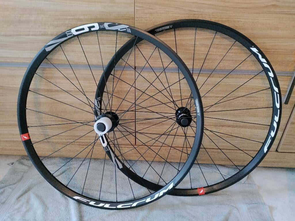 Roues Route FULCRUM racing 900 Disc NEUVES, Vélos & Vélomoteurs, Vélos Pièces, Enlèvement ou Envoi, Neuf