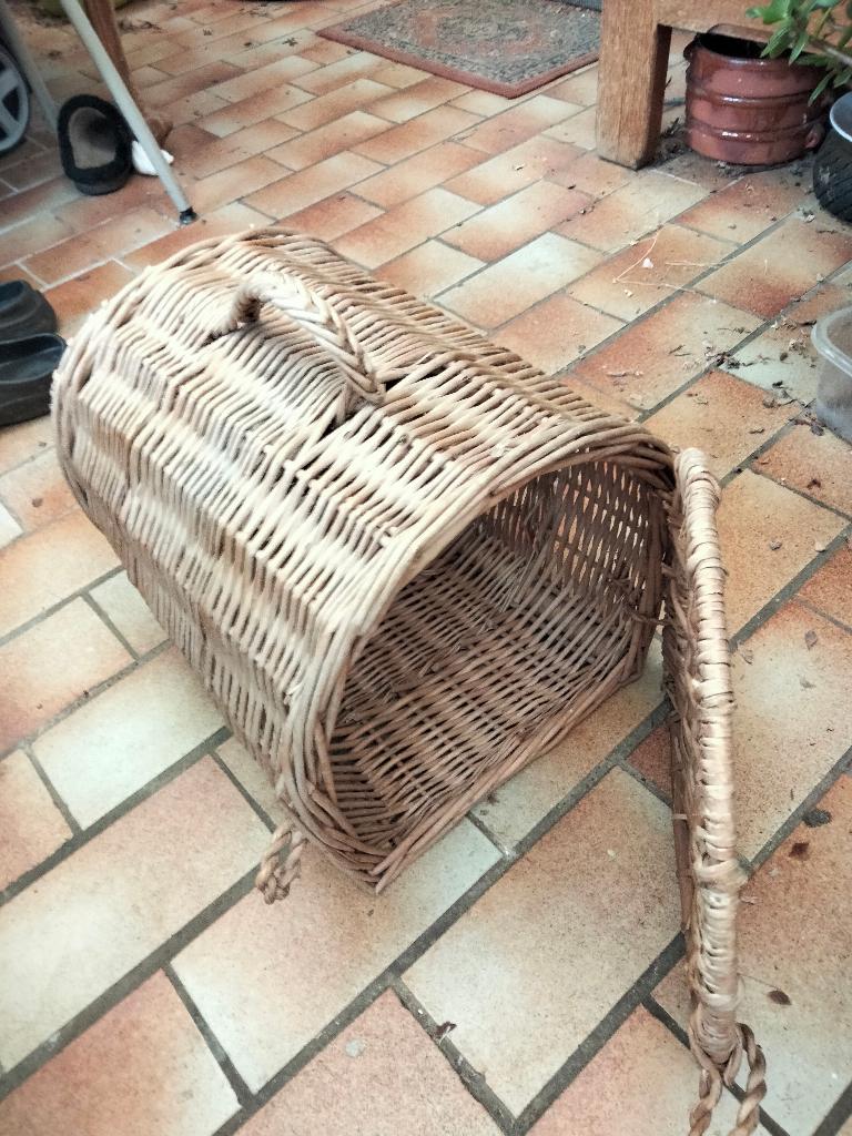 DRAAGMAND in ROTAN vr hond of kat, Dieren en Toebehoren, Ophalen, Zo goed als nieuw