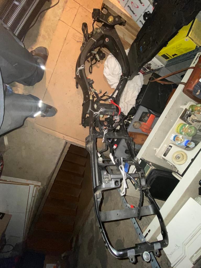 Cadre + Bras oscillant + Faisceau Yamaha R6 2003-2004-2005, Motos, Enlèvement, Utilisé