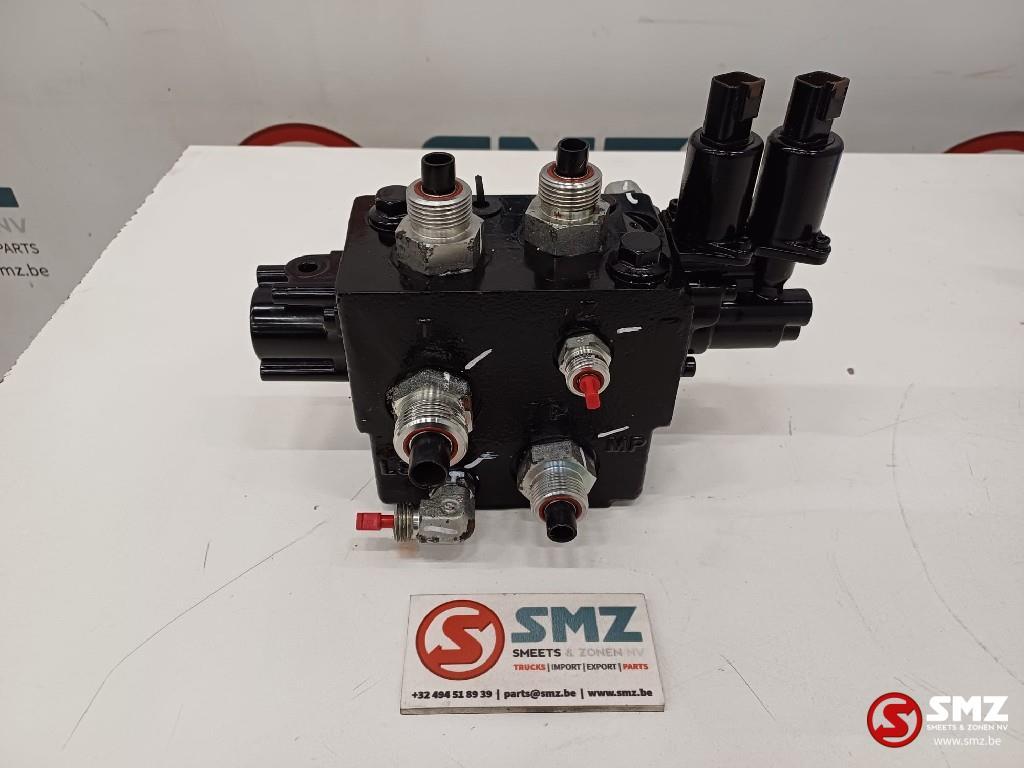 Valve control Caterpillar