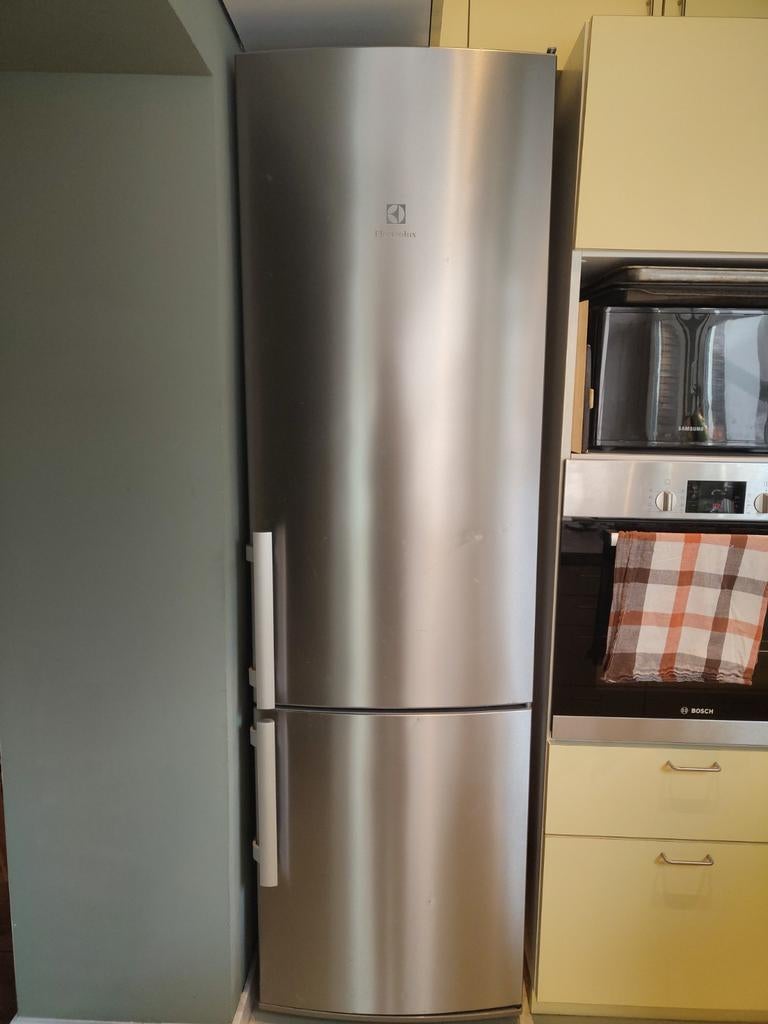 Electrolux koel/vriescombinatie koelkast, Elektronische apparatuur, Koelkasten en IJskasten, Ophalen