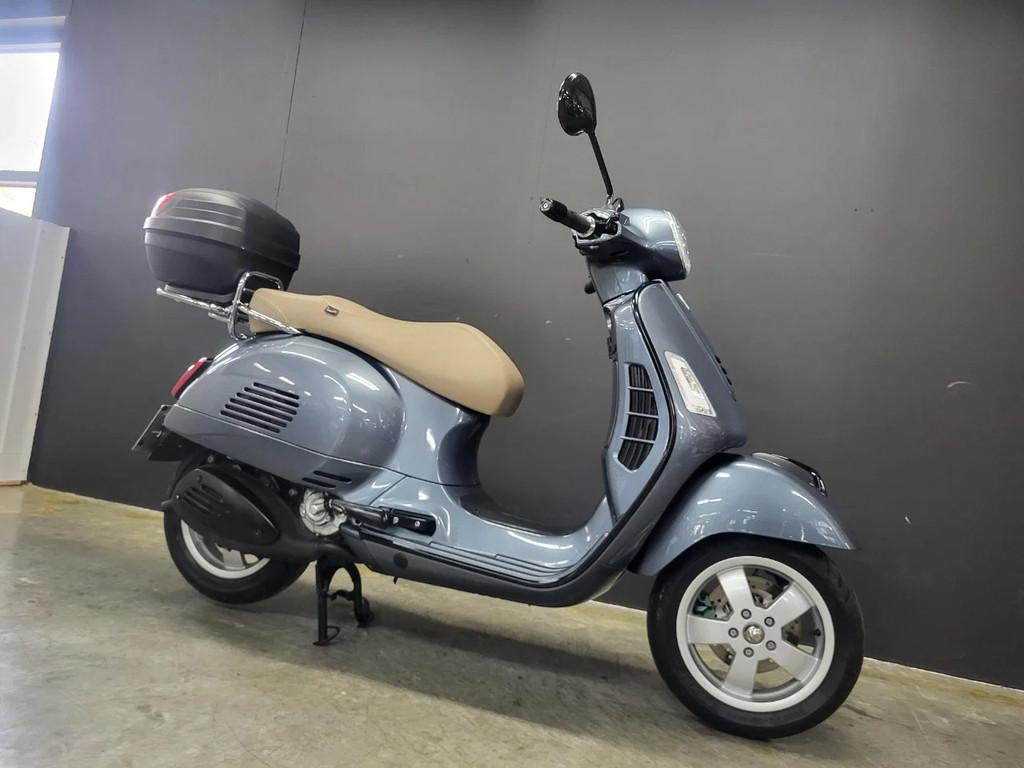 Piaggio Vespa 250 GTS stijlvolle scooter met garantie, 250 cc, Scooter, Bedrijf, 12 t/m 35 kW