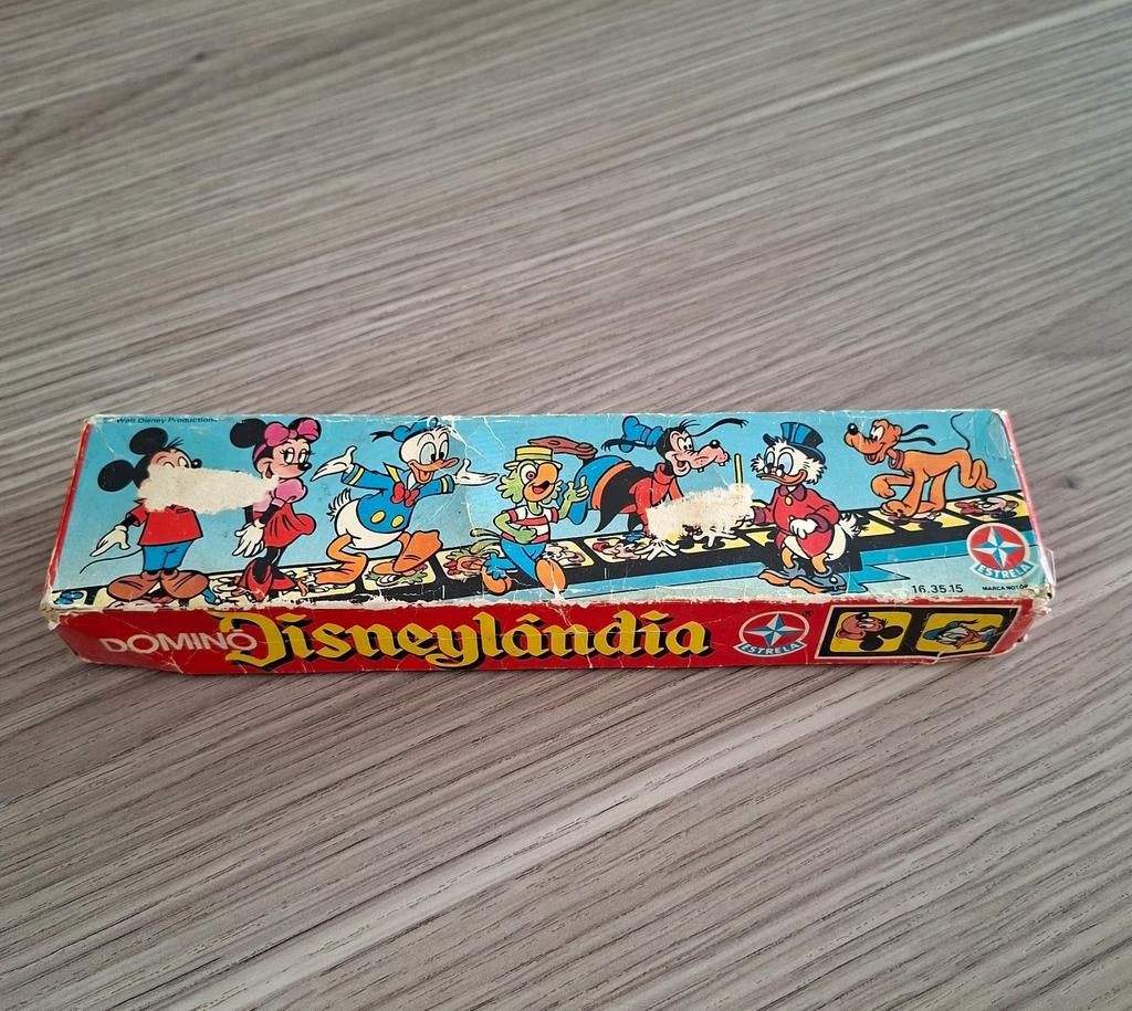 Domino Disneylandia, Collections, Signets, Enlèvement