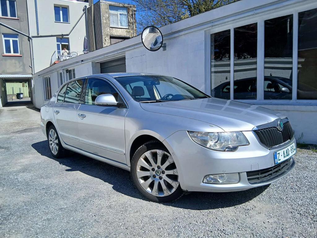 Skoda Superb Superb 1.8 Turbo * CONSOMMATION HUILE* MARCHAND, Auto's, 4 deurs, Gebruikt, 4 cilinders, Parkeersensor