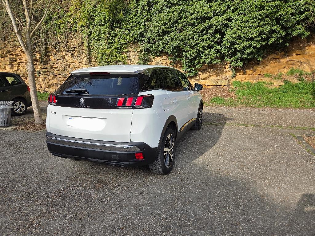 Peugeot 3008 1.5 Blue HDI S&S Allure, Auto's, Peugeot, Voorwielaandrijving, Leder en Stof, Wit, Start-stop-systeem