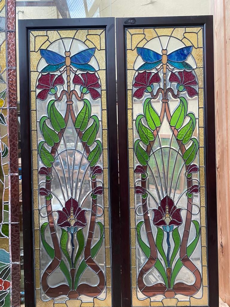 koppel glasramen met libel, Ophalen