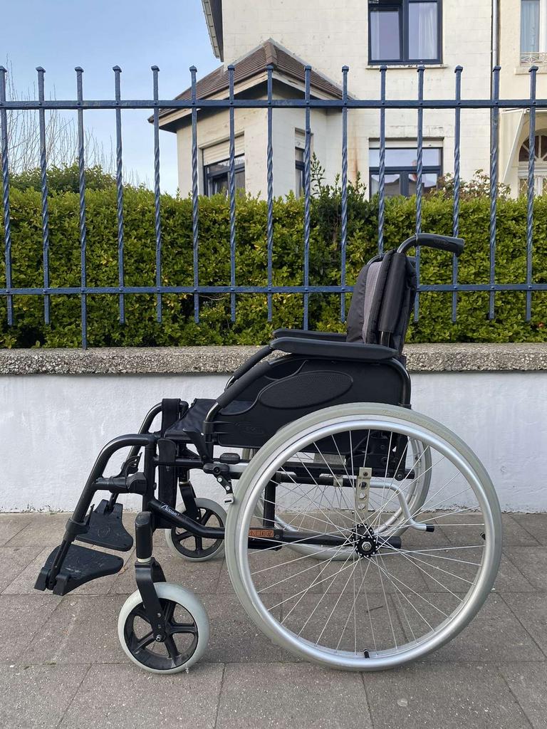 Invacare Esprit 3 opvouwbare rolstoel ( Nieuw ), Diversen, Rolstoelen, Ophalen of Verzenden, Inklapbaar, Nieuw, Handbewogen rolstoel