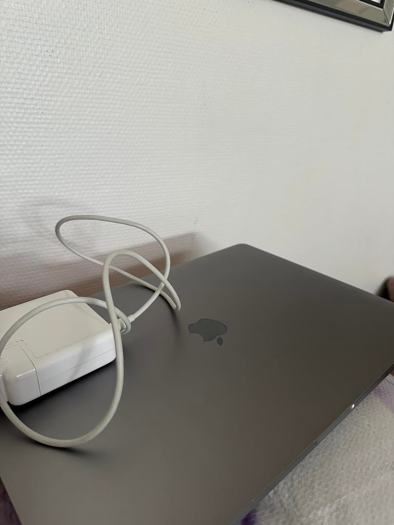 Macbook Pro 16 pouces, 16 pouces, Comme neuf, Azerty, 128 GB ou moins