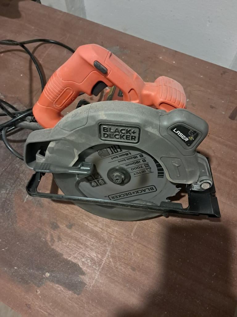Cirkelzaag Black &Decker. 1x gebruikt, Ophalen, Zo goed als nieuw, Cirkelzaag
