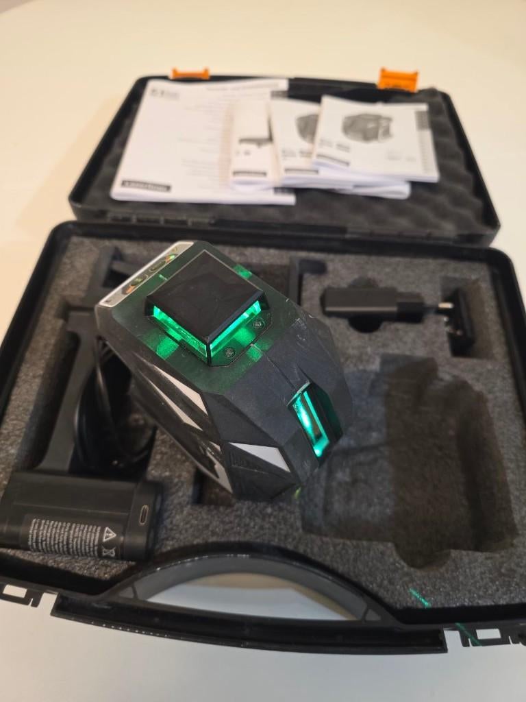 Niveau laser VERT 360 + trépied + 2 batteries–très bon état, Bricolage & Construction, Enlèvement ou Envoi, Comme neuf, Pression