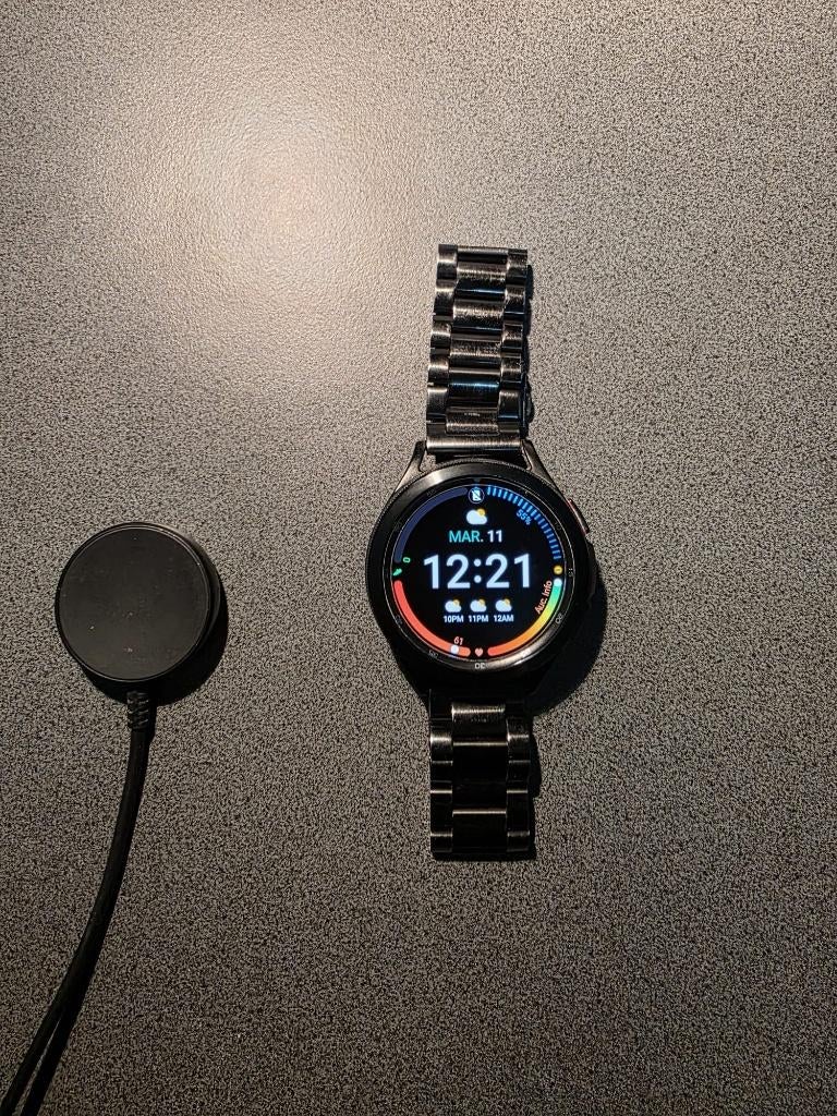 Samsung Galaxy Watch4 Classic bluetooth, 46 mm, Enlèvement, Avancer d'un pas, Comme neuf, Noir