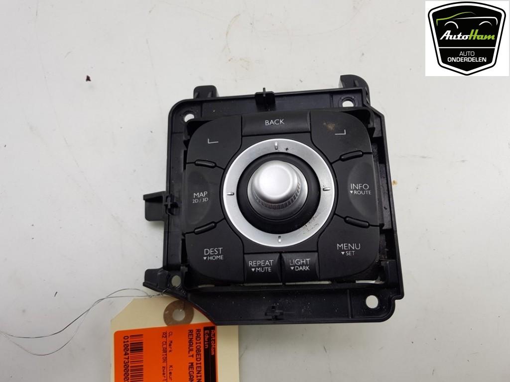 PANNEAU DE COMMANDE RADIO Renault Megane III Grandtour (KZ), Autos : Pièces & Accessoires, Dhr. J. Ham, Renault, Administratie@autoham.nl