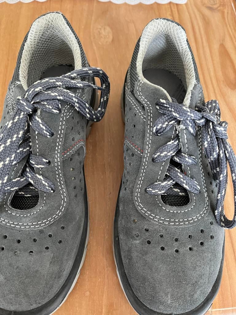 Veiligheidsschoenen, Ophalen, Zo goed als nieuw