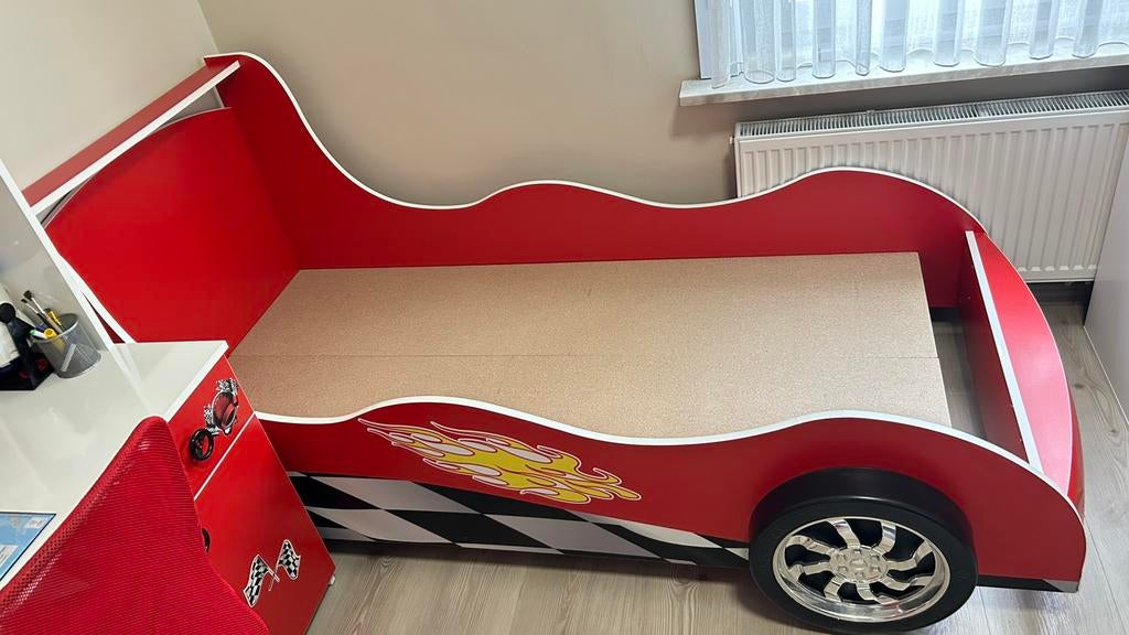 Chambre d’enfnt sympa et sportive sur le thème de la course, Enlèvement, Comme neuf, Sommier à lattes