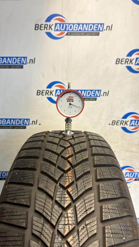 2x Goodyear Ultra Grip Performance 195/55 R20 95H 195/55/20, Auto-onderdelen, Banden en Velgen, Gebruikt, -, -, Band(en)