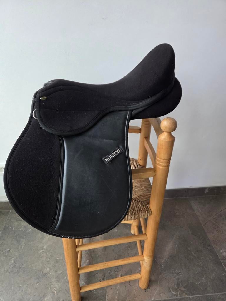 Pony zadel norton, Ophalen, Springen