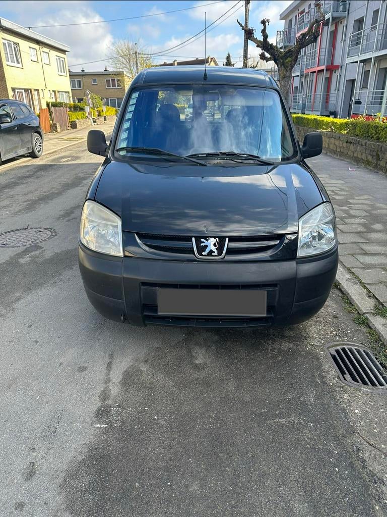 Peugeot Partner 1.6 diesel prêt à immatriculer, Auto's, 1600 cc, Zwart, Bedrijf, Grijs