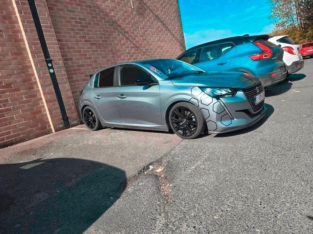 Peugeot 208 1.2 puretech, Stof, Zwart, 5 zetels, 5 deurs