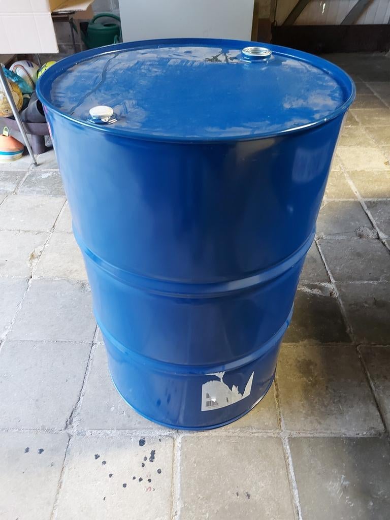 Lege ijzeren vaten 208L, Ophalen