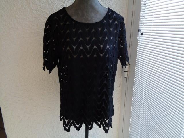 Top blouse noir Vero Moda taille 40, Vêtements | Femmes, Tops, Comme neuf, Taille 38/40 (M), Noir, Manches courtes, Envoi