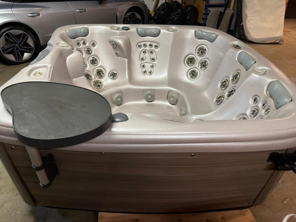 Gratis jacuzzi geleverd om te installeren, Ophalen of Verzenden
