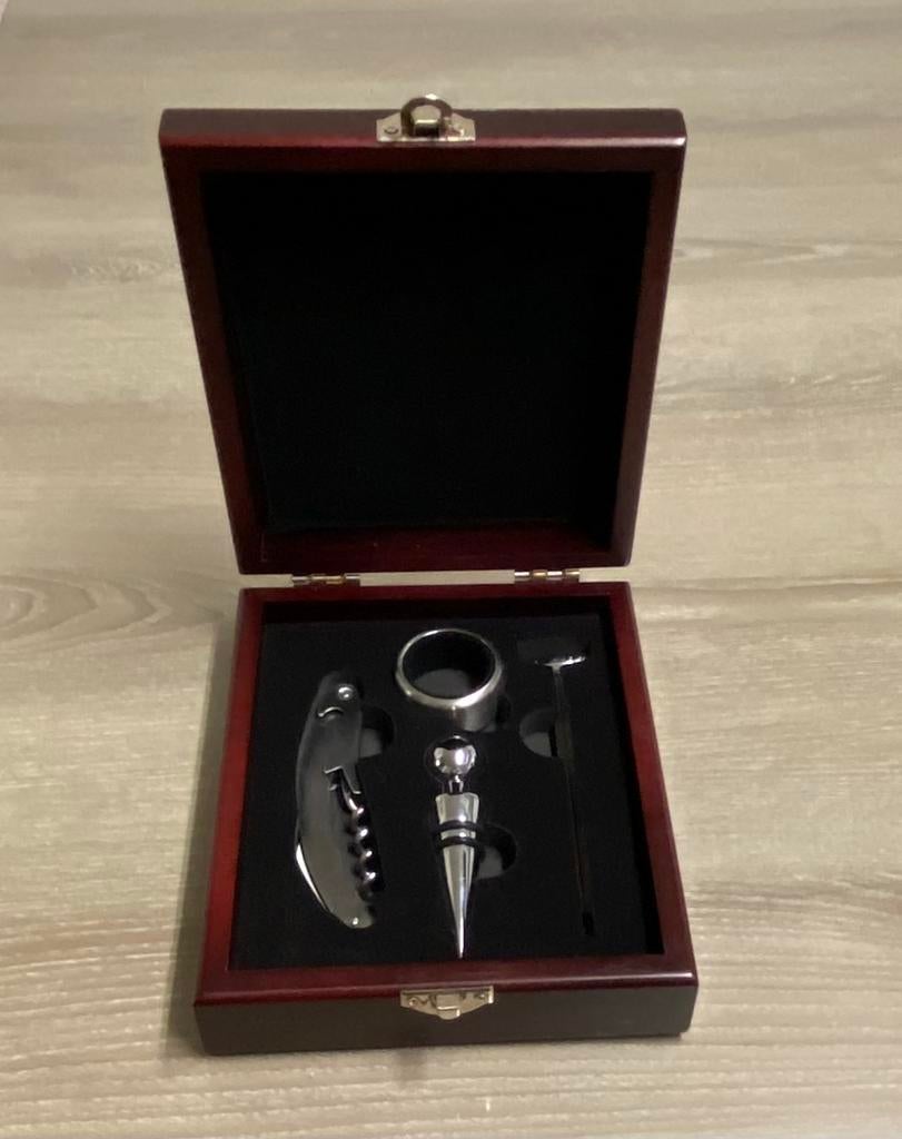 Nieuwe wijndoos, in roestvrij staal, prijs: €10, Verzamelen, Wijnen, Nieuw, Rode wijn, Ophalen of Verzenden