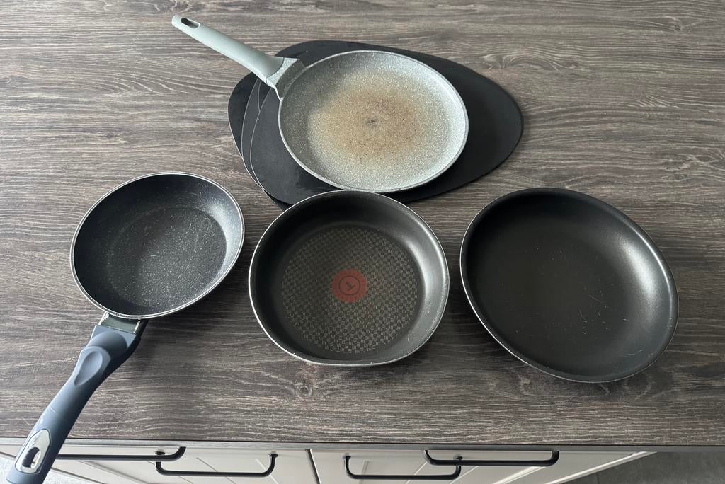 Lot de poeles tefal et autres tout feux, Maison & Meubles, Cuisine | Casseroles & Poêles, Enlèvement ou Envoi, Comme neuf