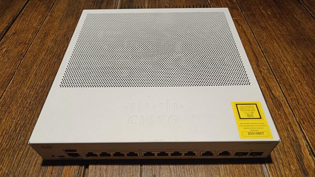 C1000 8P-2G-L, 8-poorts Gigabit-beheerde switch PoE+-, Computers en Software, Ophalen of Verzenden, Zo goed als nieuw