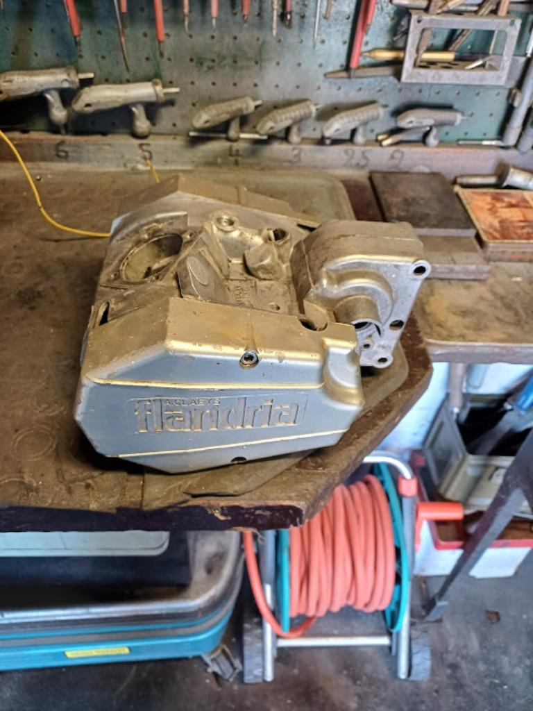 carter en zijkanten flandria automaat motor vierkantmodel, Fietsen en Brommers, Ophalen of Verzenden, Gebruikt, Blok, Flandria autmaat