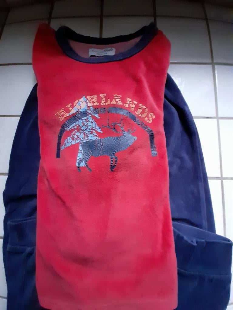 Pyjama en velours pour garçon, 2 pièces, taille 116, Enfants & Bébés, Garçon, Enlèvement ou Envoi, Vêtements de nuit ou Sous-vêtements