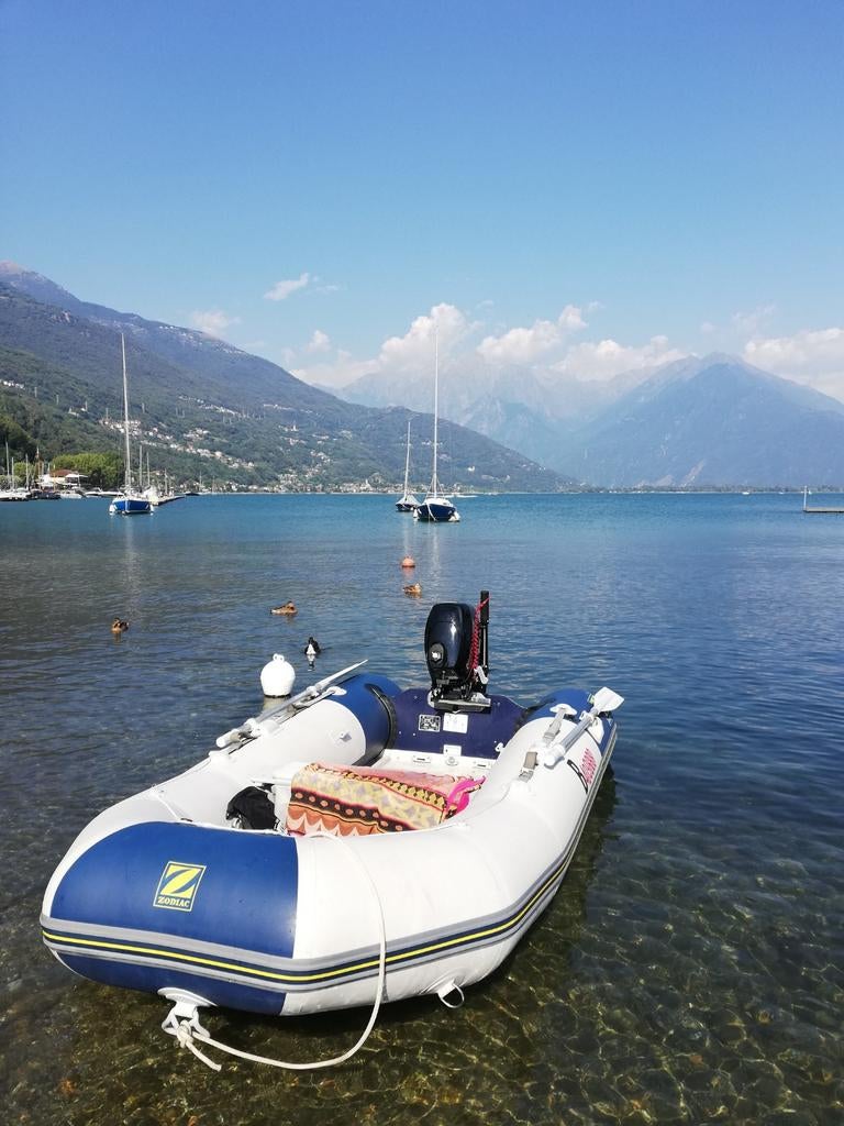 Zodiac boot met motor, Ophalen, Minder dan 5 pk, Viertaktmotor, Zo goed als nieuw